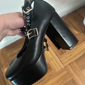 Size 8/9 Black Lamoda Dolls Kill Shoes